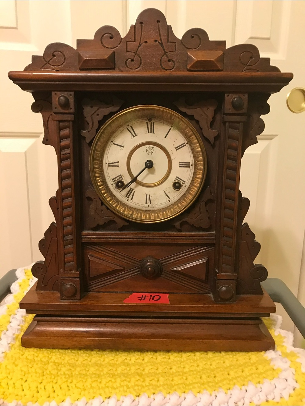 Antique-Style Brown Wooden Mantel Clock - Home Wall Decor